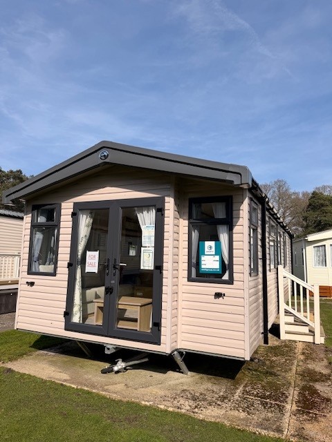 Swift Burgundy <small>(2023)</small>